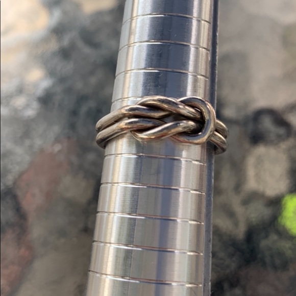 925 Sterling Silver Criss Cross Knot Ring (Size - 9) - Picture 3 of 12